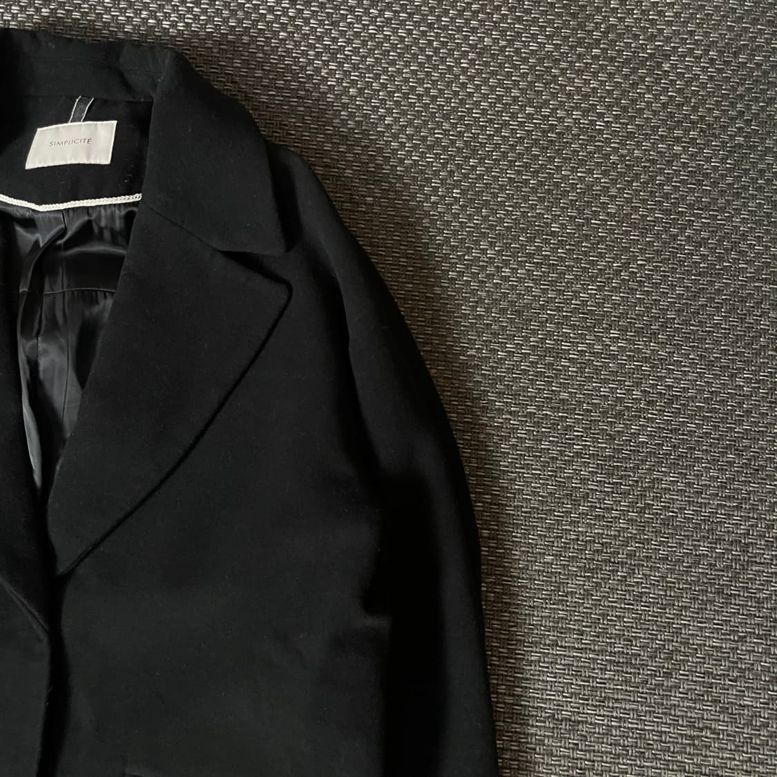 SIMPLICITE 블랙 코트 상품이미지3