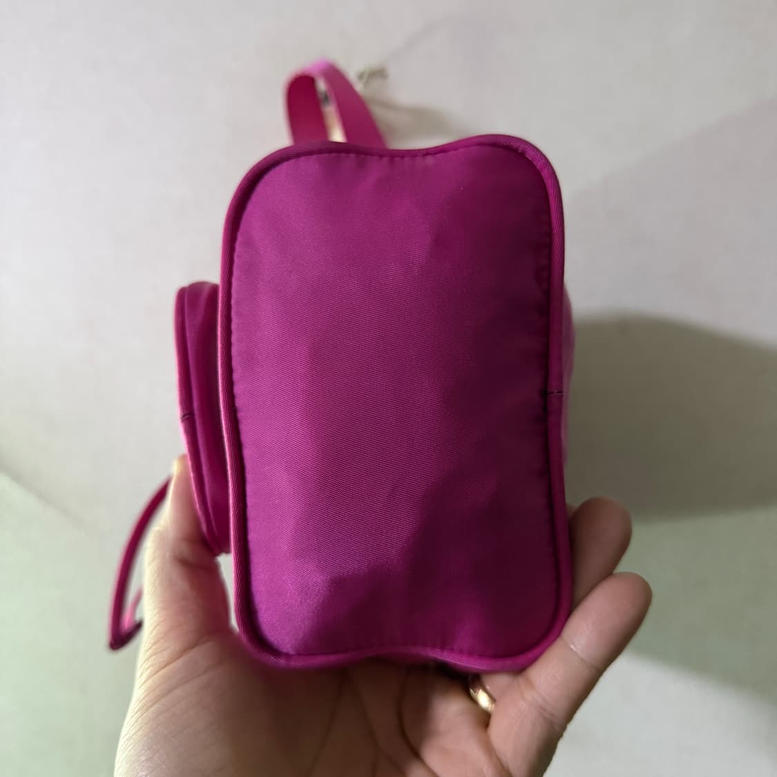 프라다 포코노 나일론 미니 버킷 토트백  상품이미지4