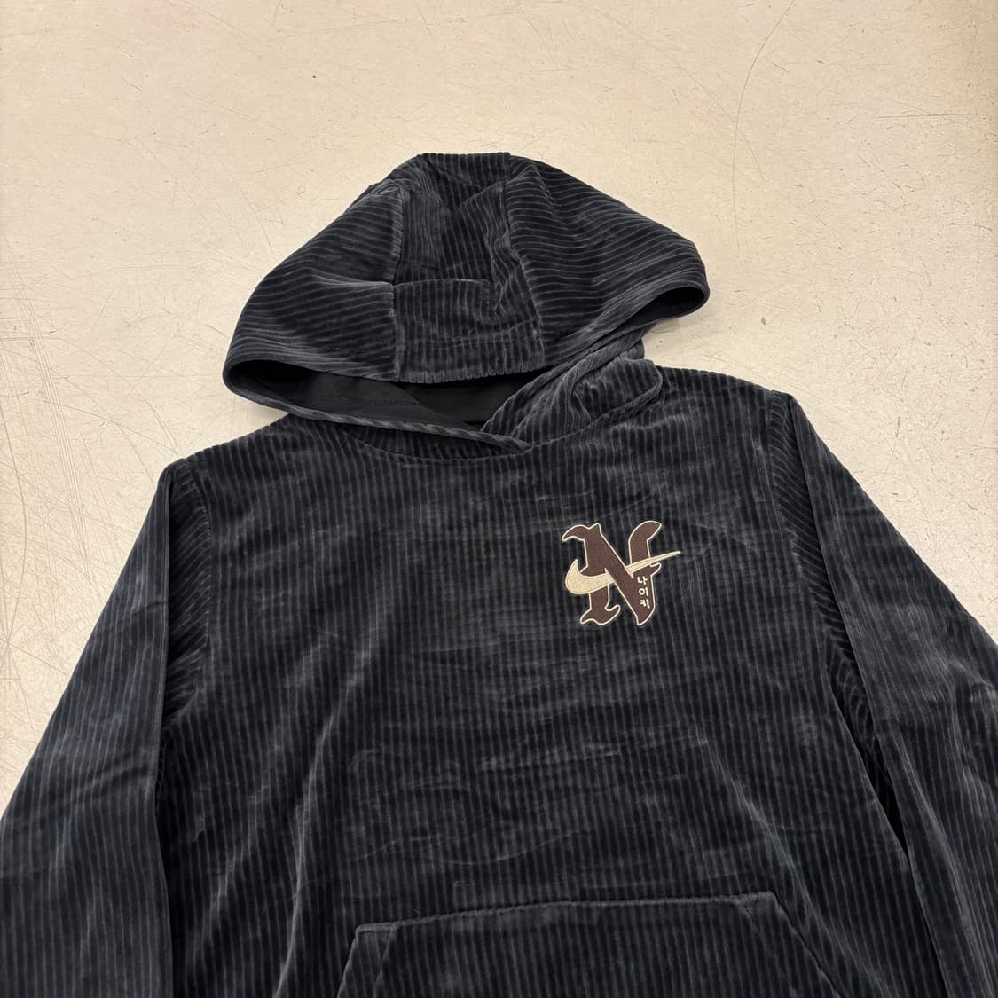 나이키 벨벳 코듀로이 후드티 상품이미지2