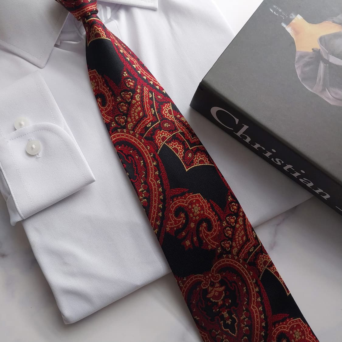 디올 실크 레드&블랙 페이즐리 넥타이 9.5cm A+등급 K1273
 상품이미지8
