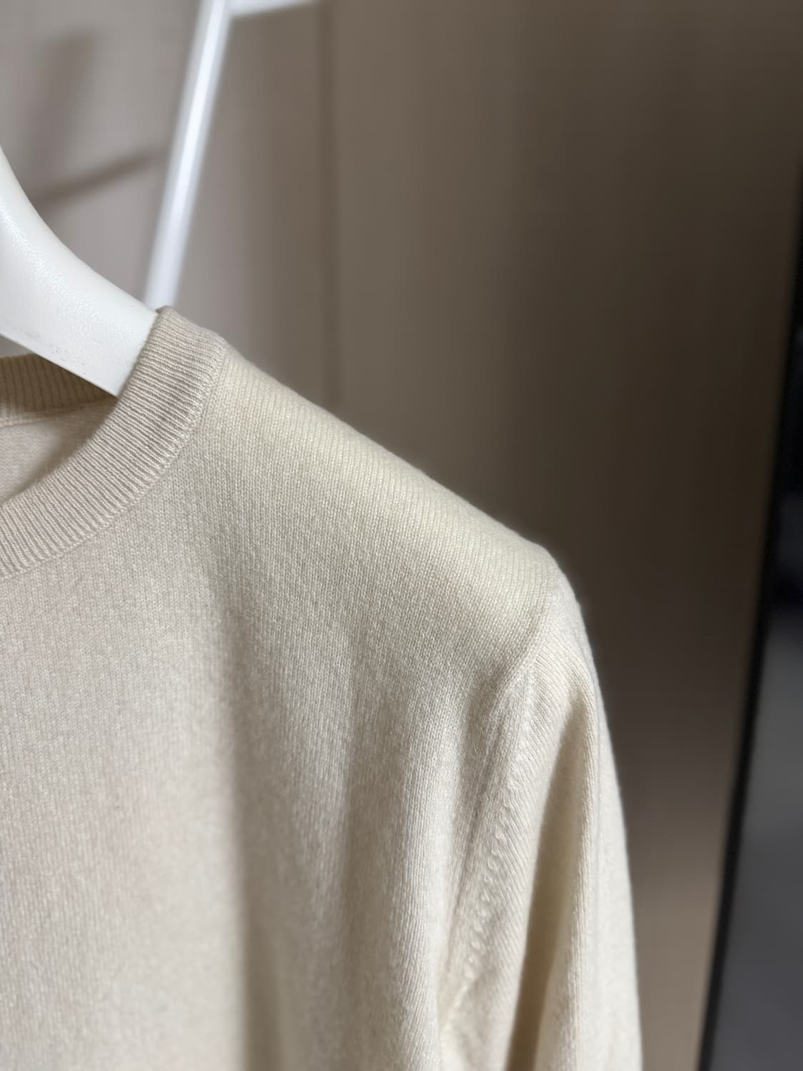 더로우 벤지 스웨터 상품이미지2