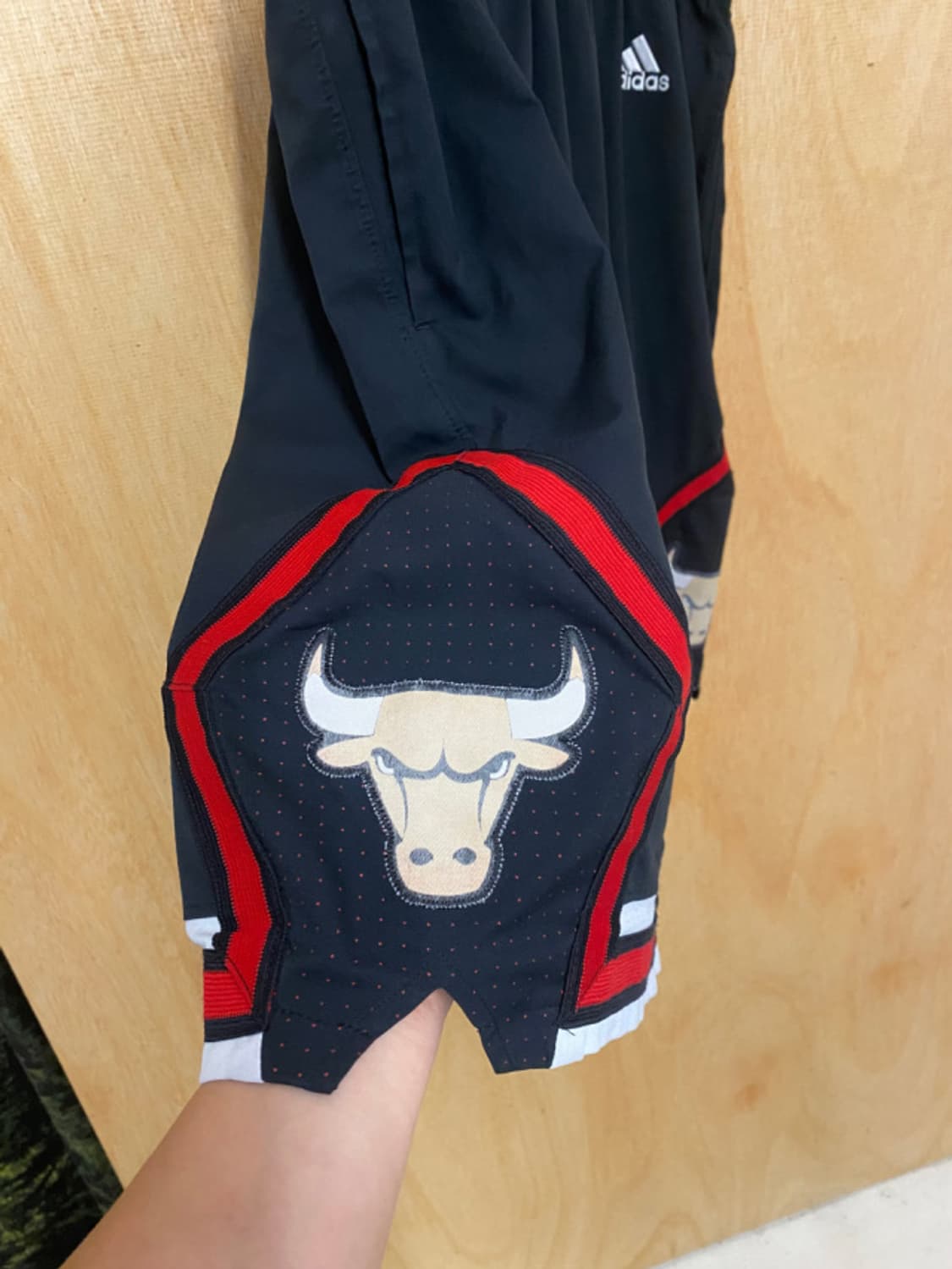 ADIDAS x NBA chicago bulls bermuda pants 상품이미지8