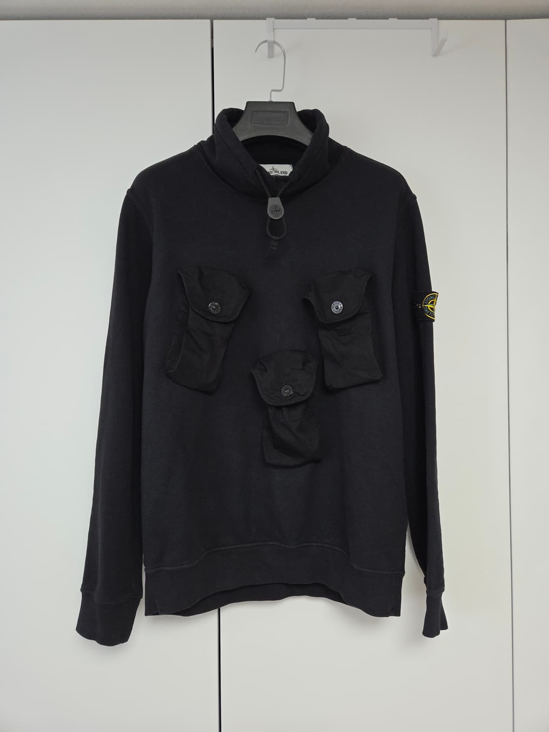 [매장판] 스톤아일랜드 멀티포켓 탄창 맨투맨 블랙 L 상품이미지3