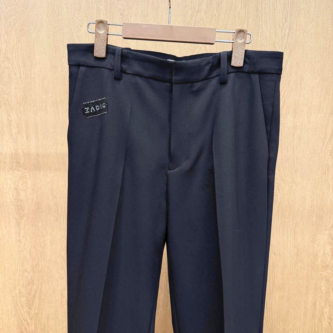 쟈딕 앤 볼테르 폴크 스트라스 슬랙스 크리스탈 로고 디테일 블랙 상품이미지4