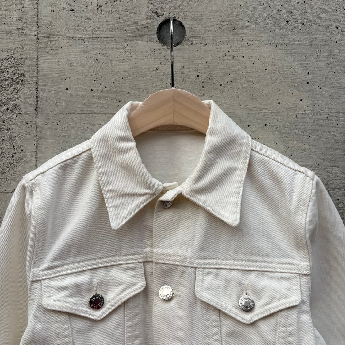 헬무트랭 스퀘어 숄더 자켓 화이트 상품이미지3