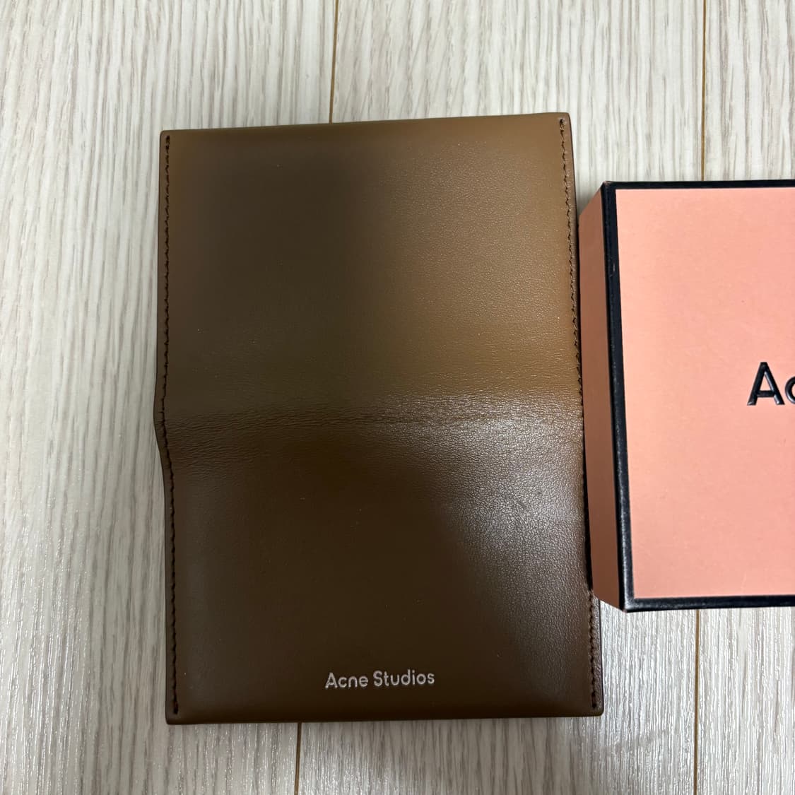 아크네 지갑 상품이미지3