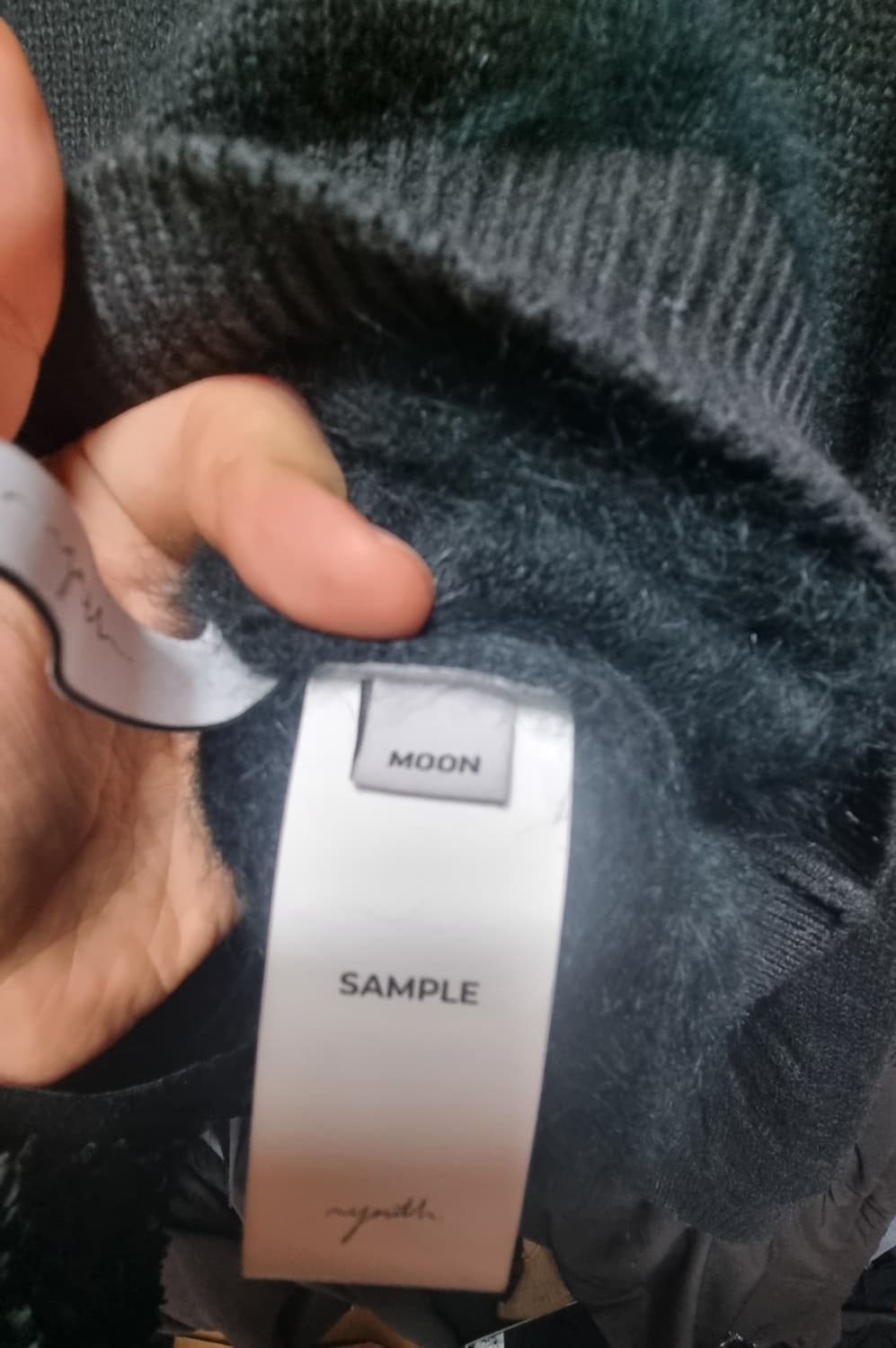 유스 Curved angora Knit M사이즈 샘플상품 상품이미지3