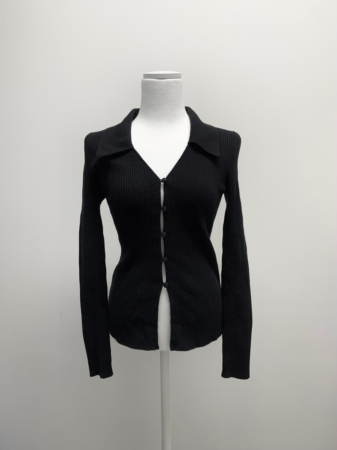 브이카라넥 단추 가디건 상품이미지1