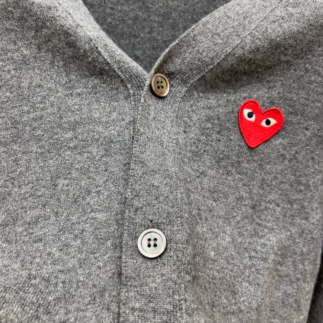 꼼데가르송 레드와펜 차콜 그레이 가디건 상품이미지5