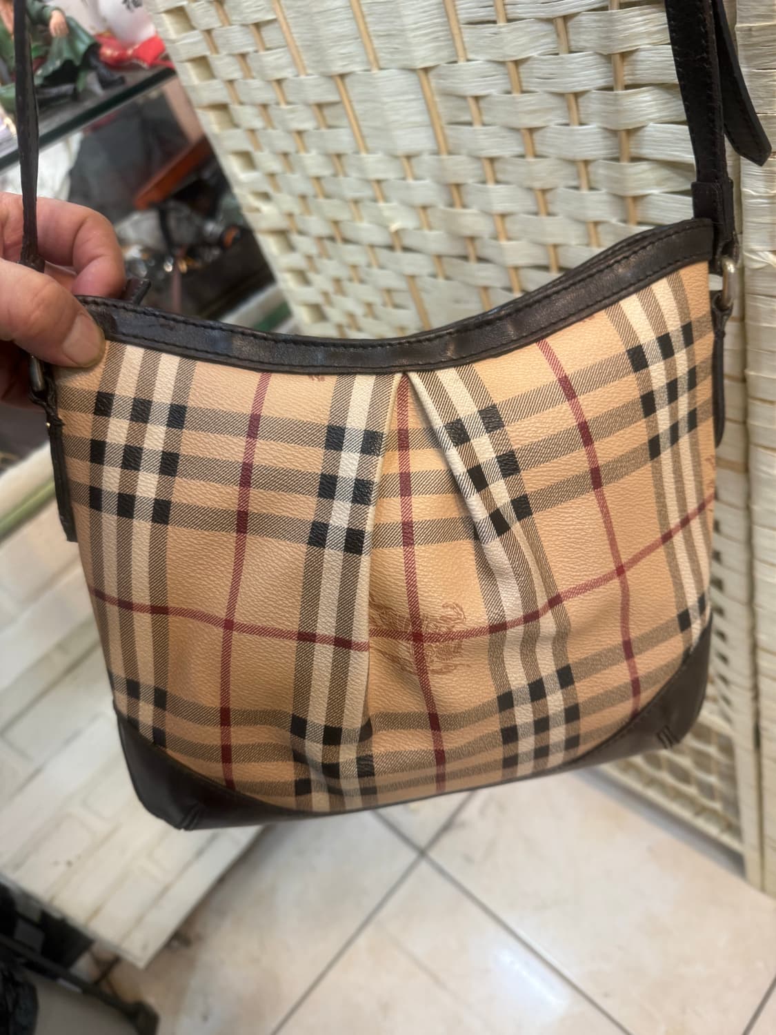 정품 버버리 노바체크 크로스백 팝니다 상품이미지3