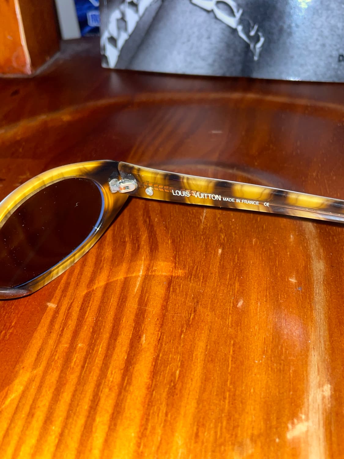 98시즌 마크제이콥스 임기 루이비통 오발 선글라스 상품이미지6