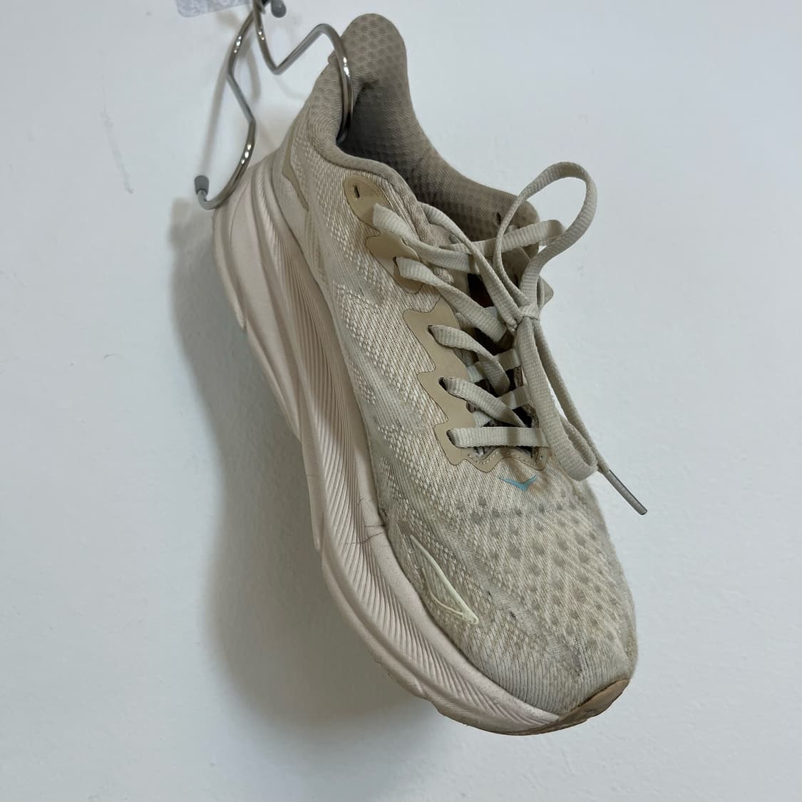 HOKA Clifton 9 running shoes 상품이미지7