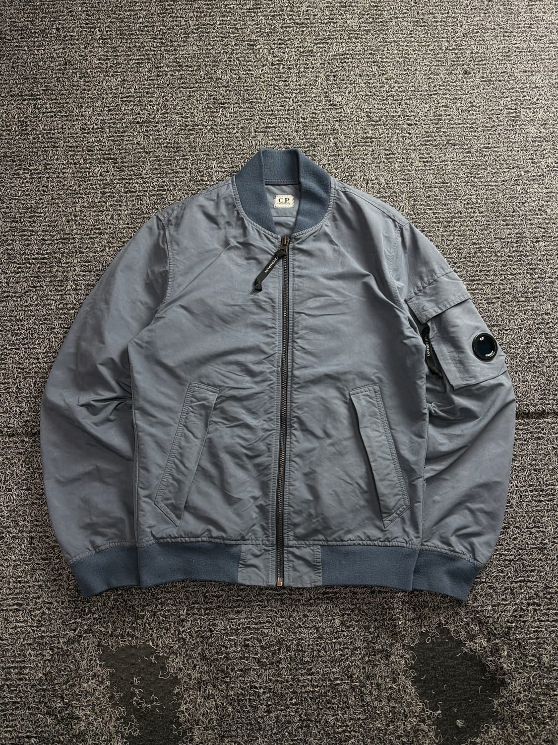 CP컴퍼니 MA-1 D.D 쉘 렌즈와펜 나일론 봄버 자켓 3462 상품이미지2