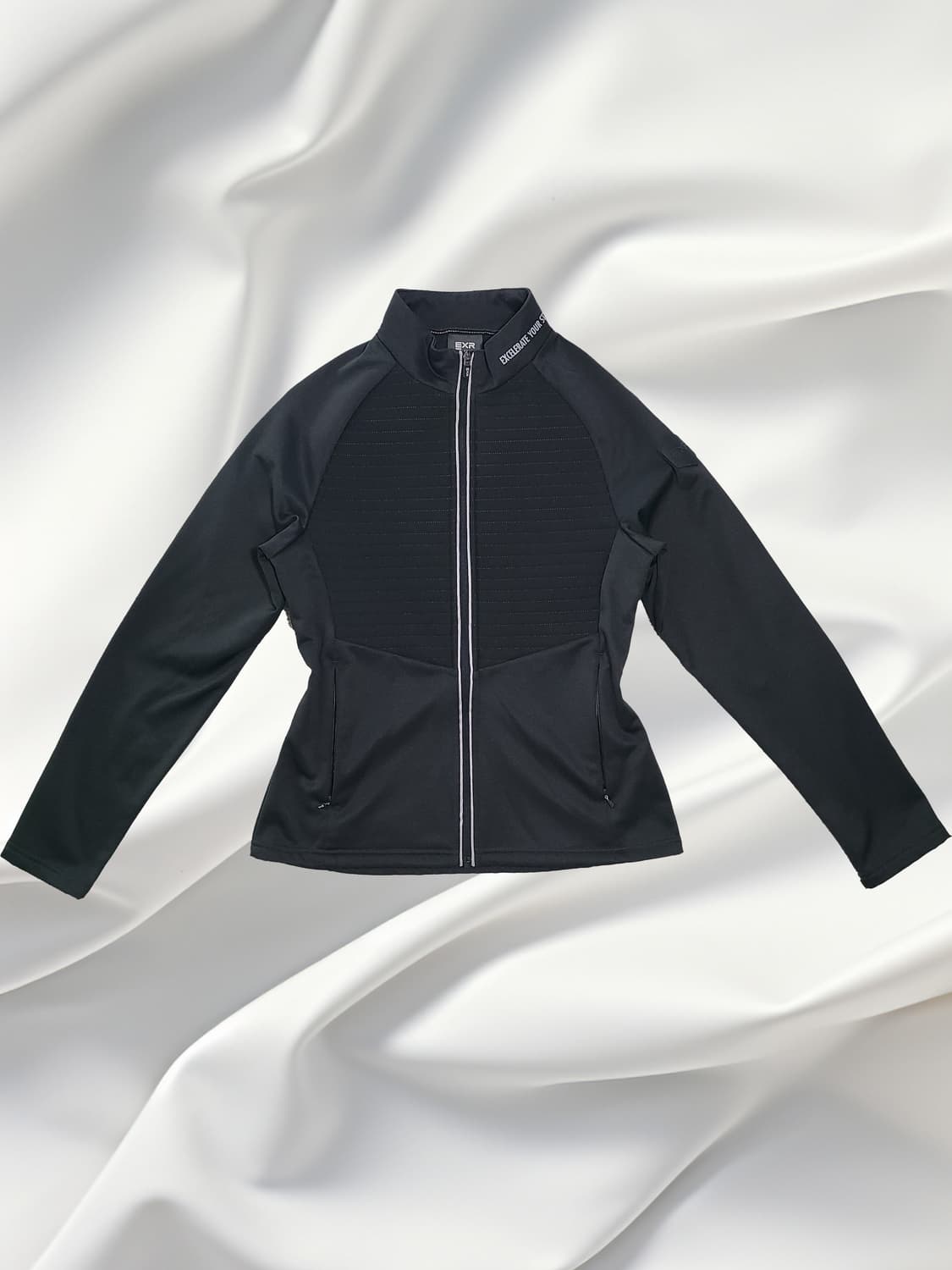 [EXR 95(M)] 여성 슬림핏 블랙 퀼팅 트레이닝 집업 자켓 상품이미지1