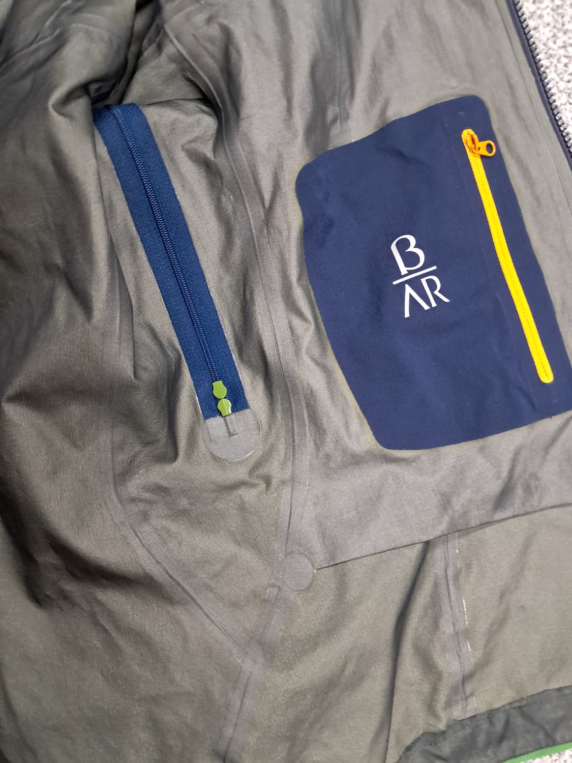 아크테릭스 바람막이 상품이미지10