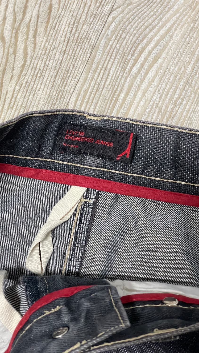 [32x32] 리바이스 엔지니어드 다크 그레이 데님 팬츠 상품이미지4