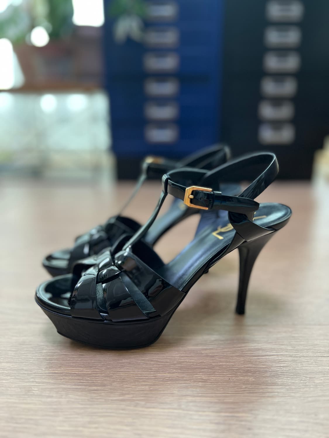 생로랑 트리뷰트 샌들 블랙 페이턴트 37 상품이미지2