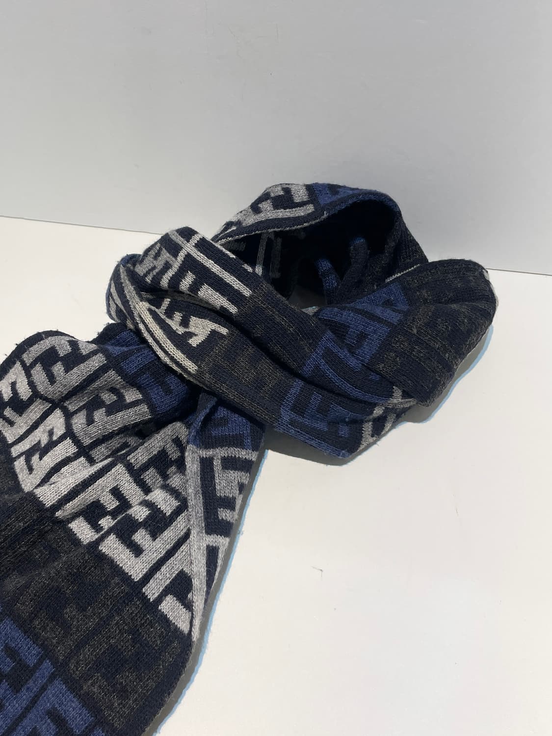 펜디 로고 패턴 목도리 A1429 상품이미지2