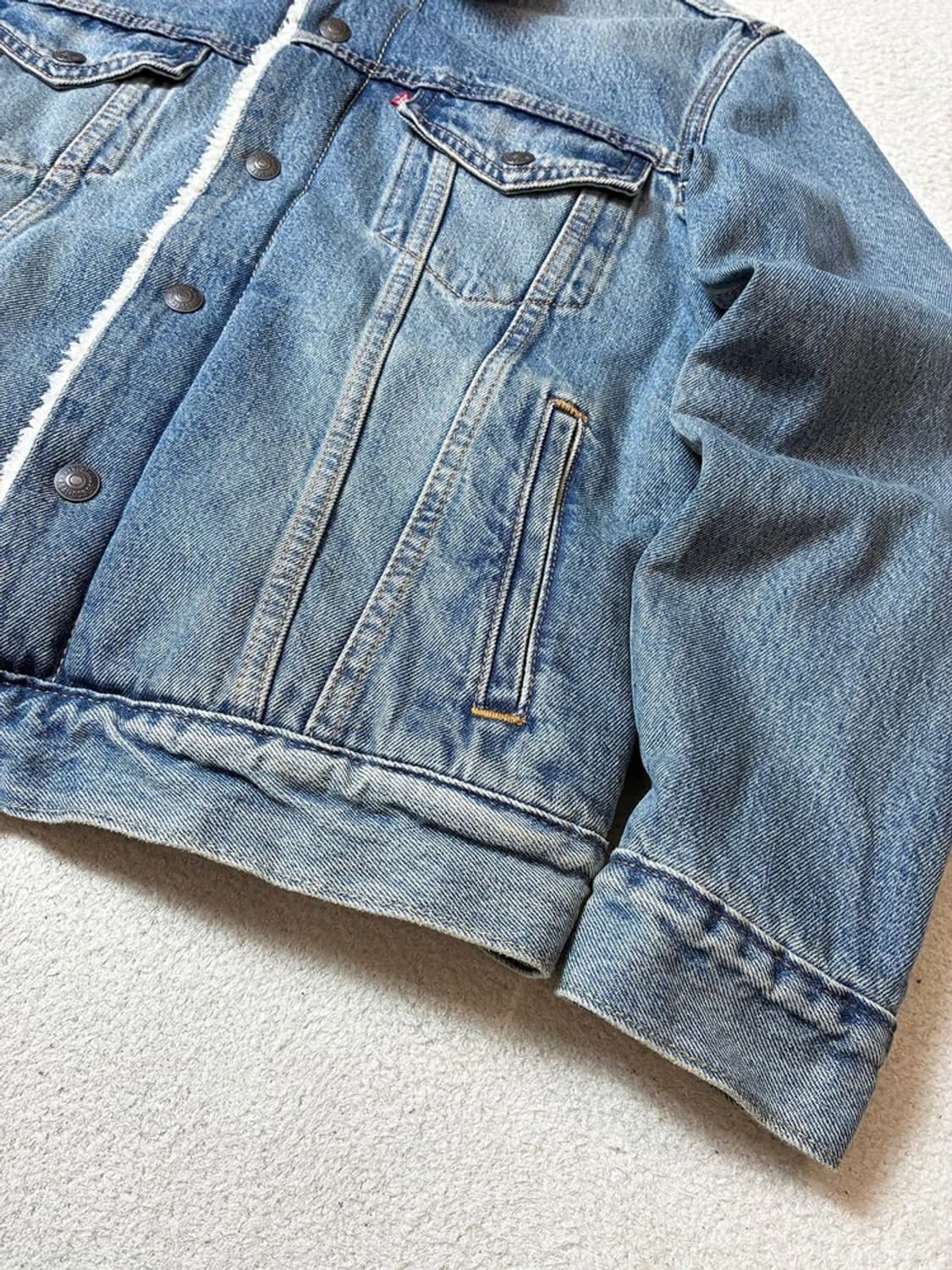 리바이스 00's 양털 워시드 데님 트러커 자켓 PN7832 상품이미지4