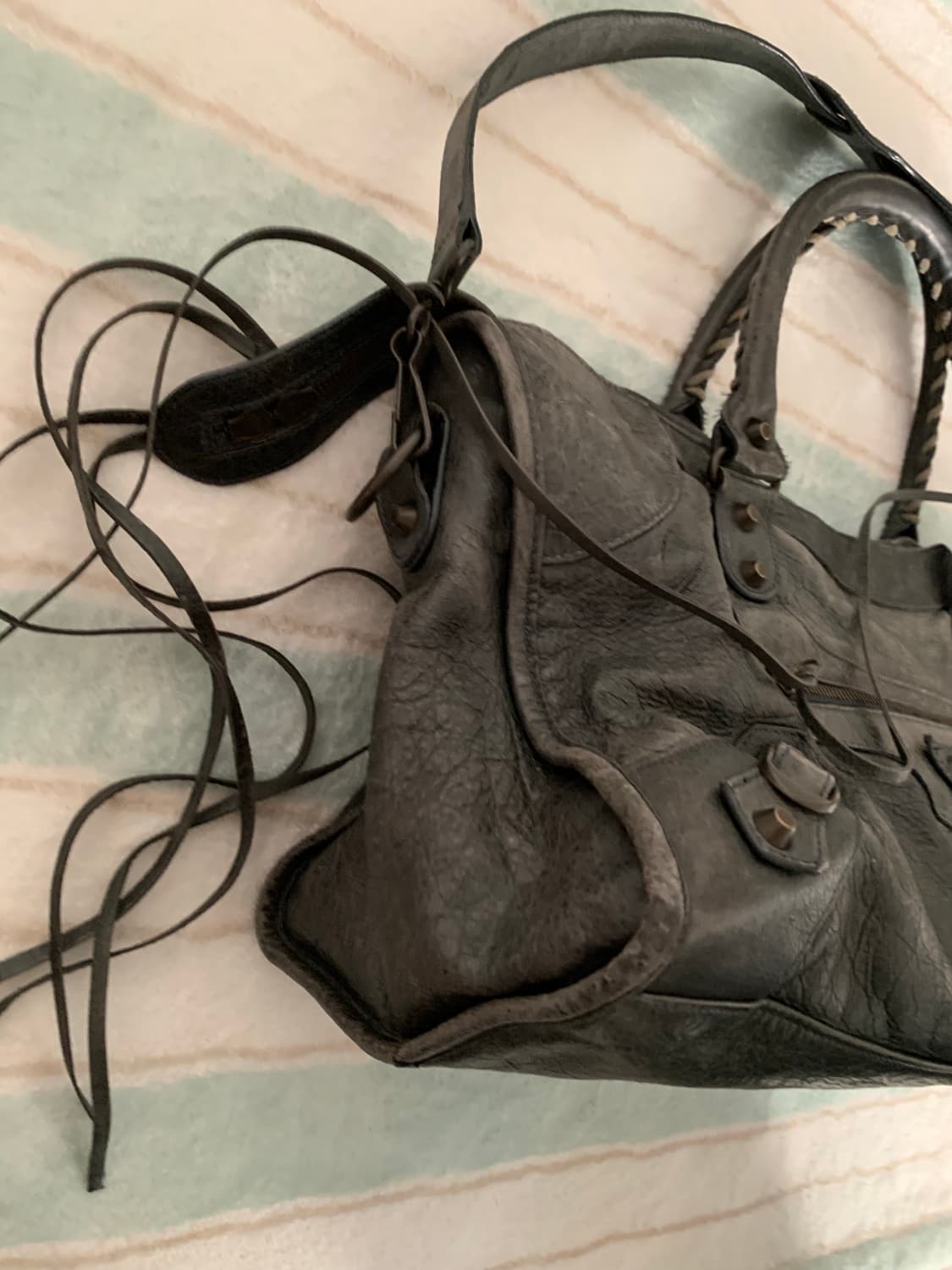 발렌시아가 시티백 라지 다크 그레이 상품이미지7