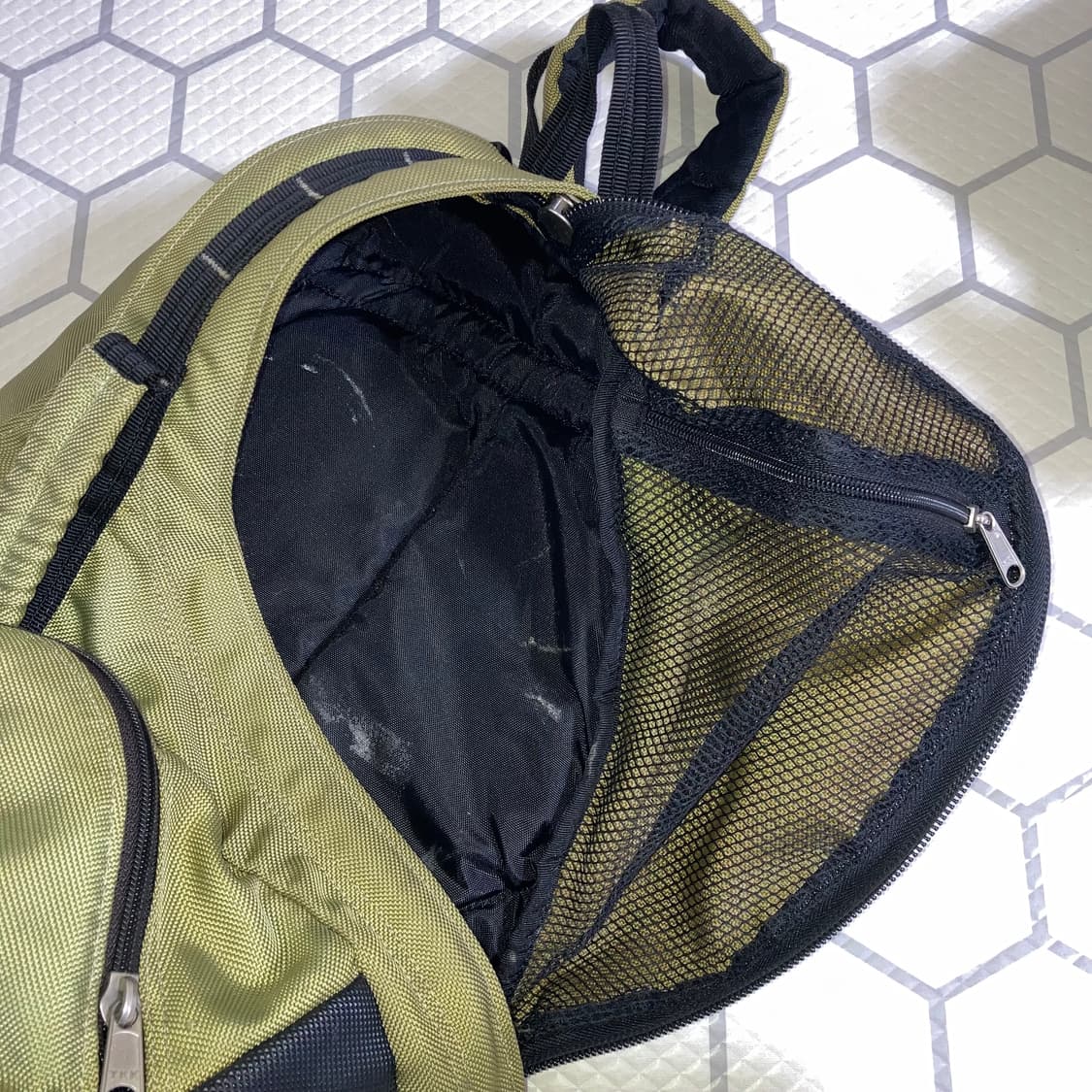 (os) 00s 슈프림 8th 백팩 카키 상품이미지4