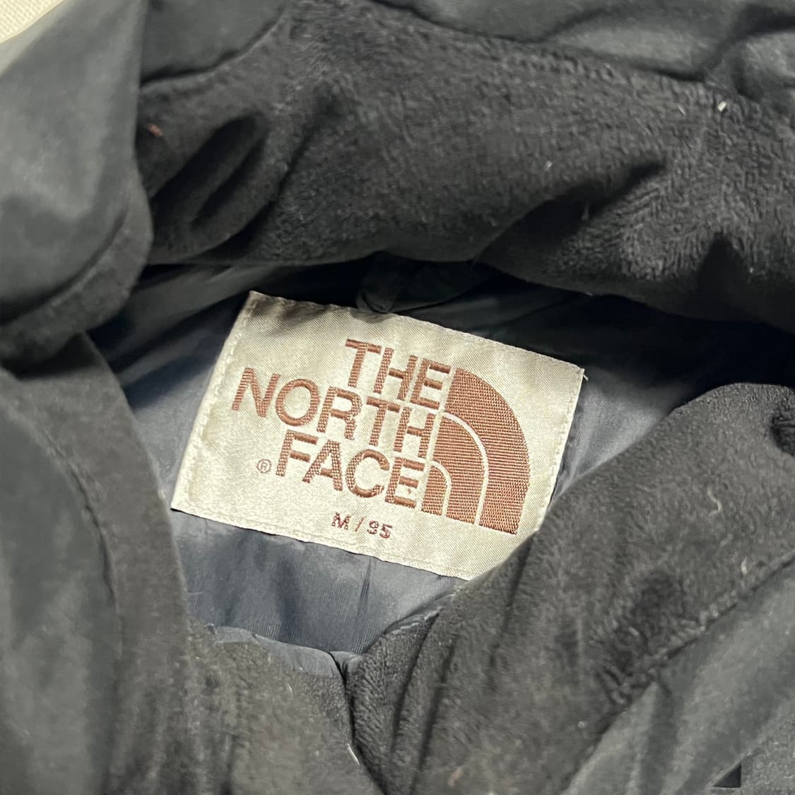 M 노스페이스 블랙 로고 눕시 패딩 상품이미지4