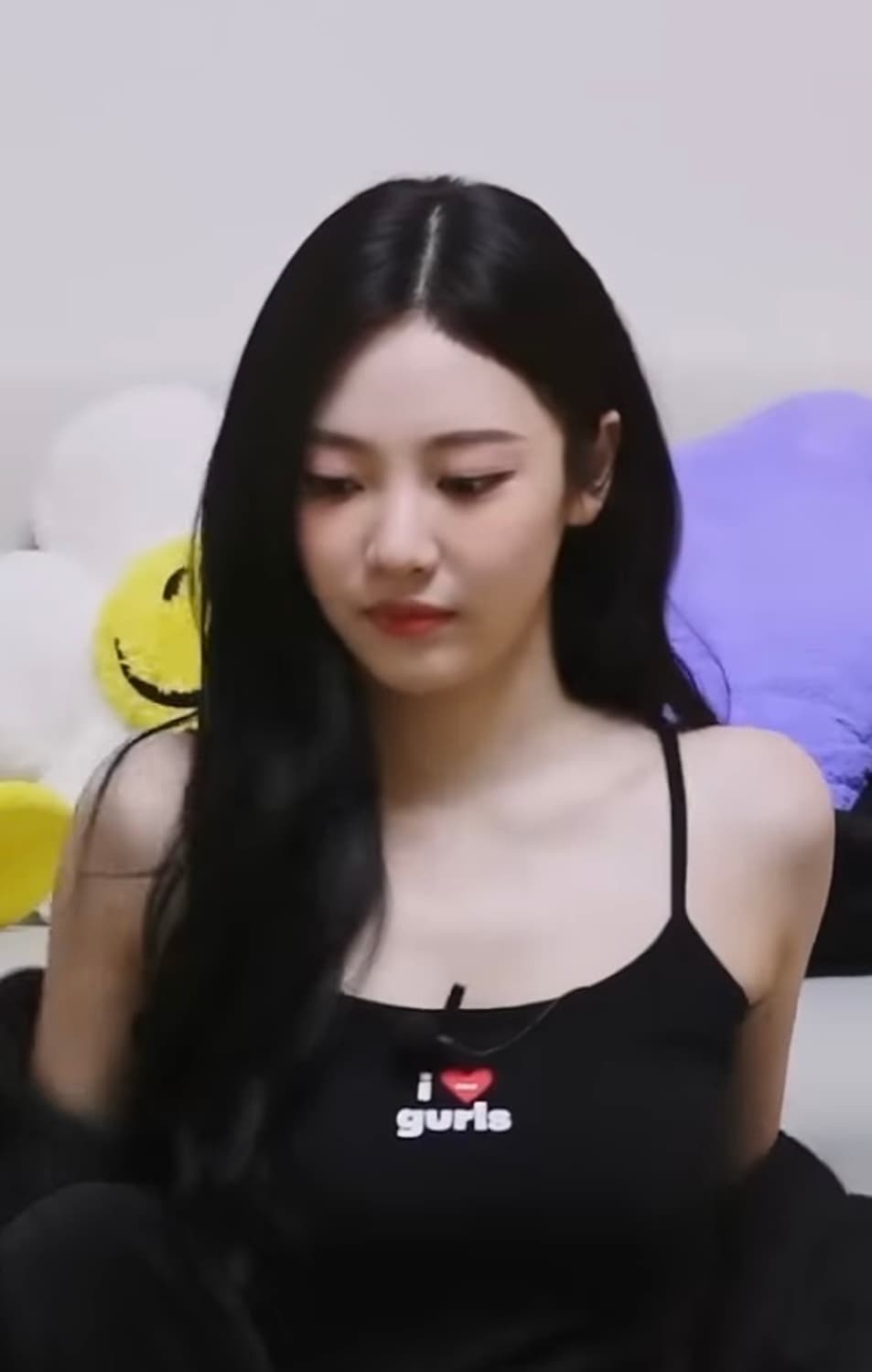 새상품) 에즈이프캘리 나시 에즈이프캘리 슬리브리스 닝닝 나시 상품이미지2