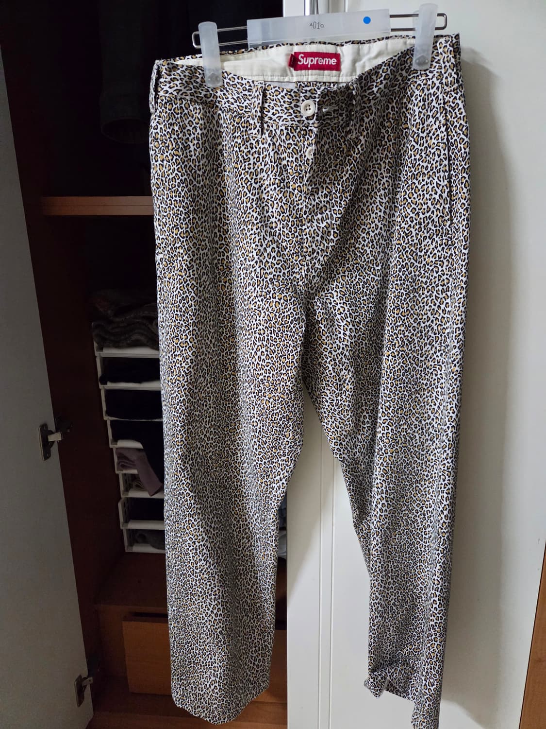 슈프림 치노 팬츠 레오파드 30사이즈 팔아요 상품이미지3