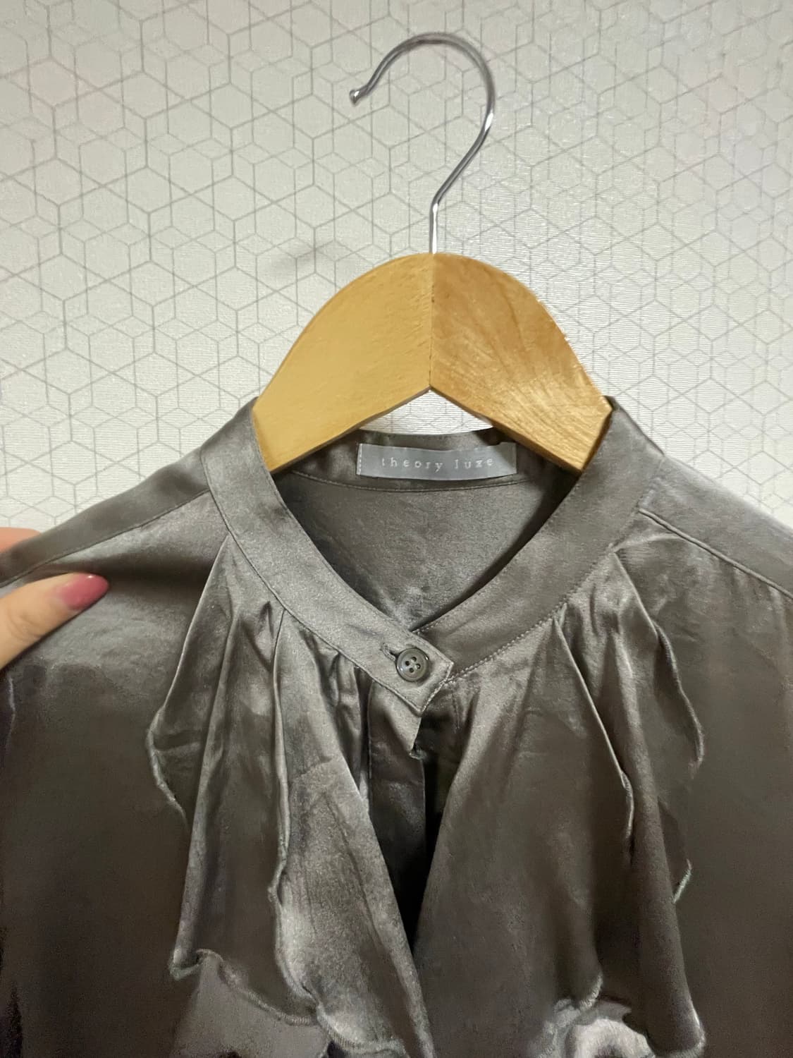 띠어리 럭스 실크블라우스 상품이미지2