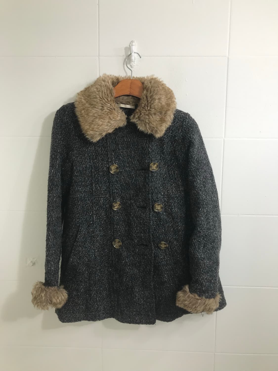 그레이 너드 니혼진 퍼 카라 피코트 코디세트 상품이미지4