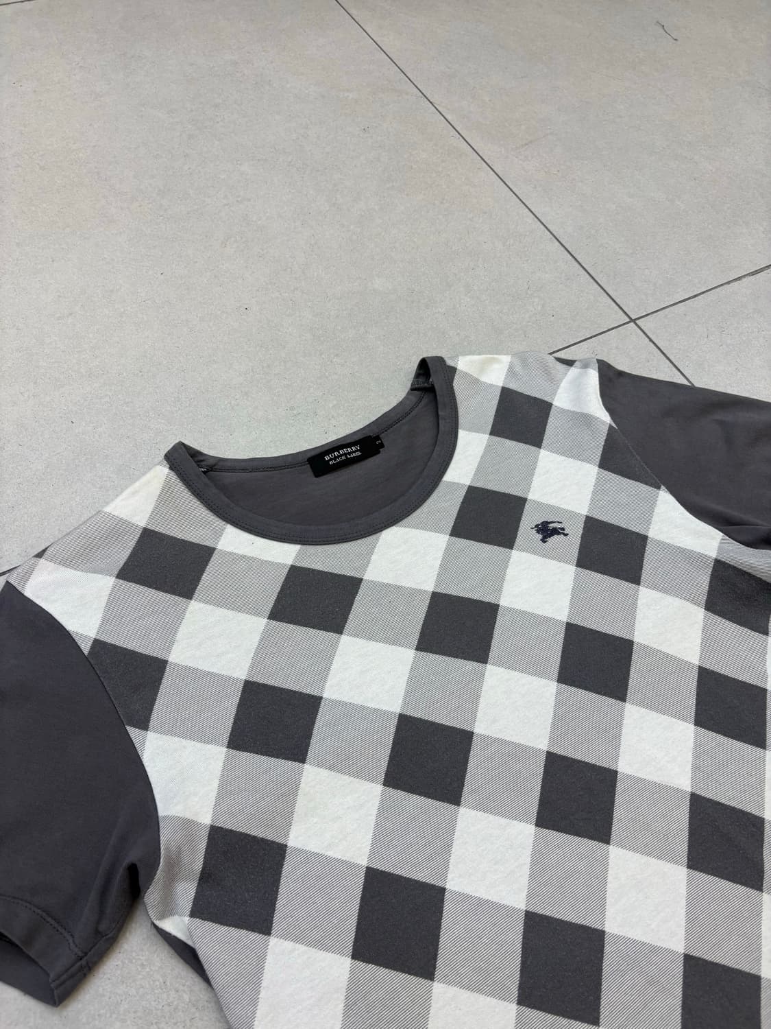 버버리 블랙라벨 노바체크 티셔츠 상품이미지4