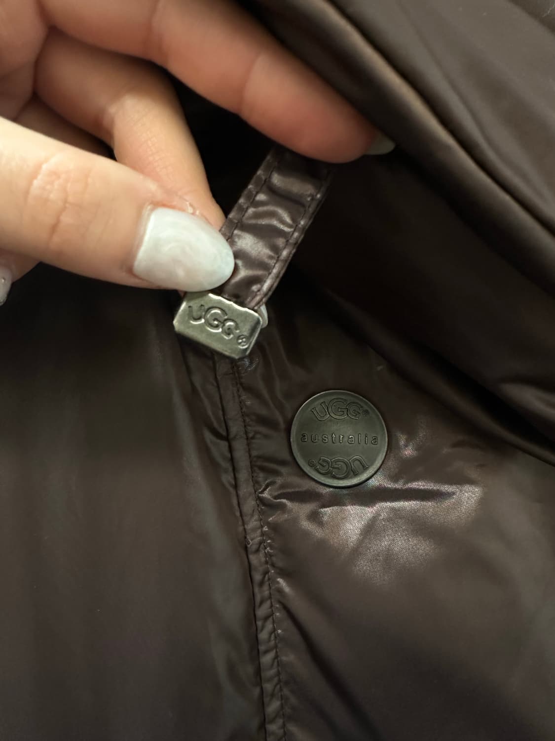 드라이완료 Ugg Australia 어그 와이드 구스 카라 더블버튼 패딩 상품이미지3