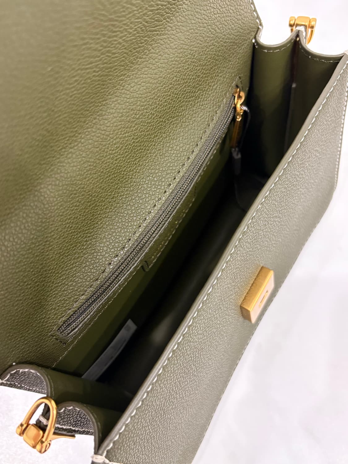 charles&keith 스윙백 상품이미지5