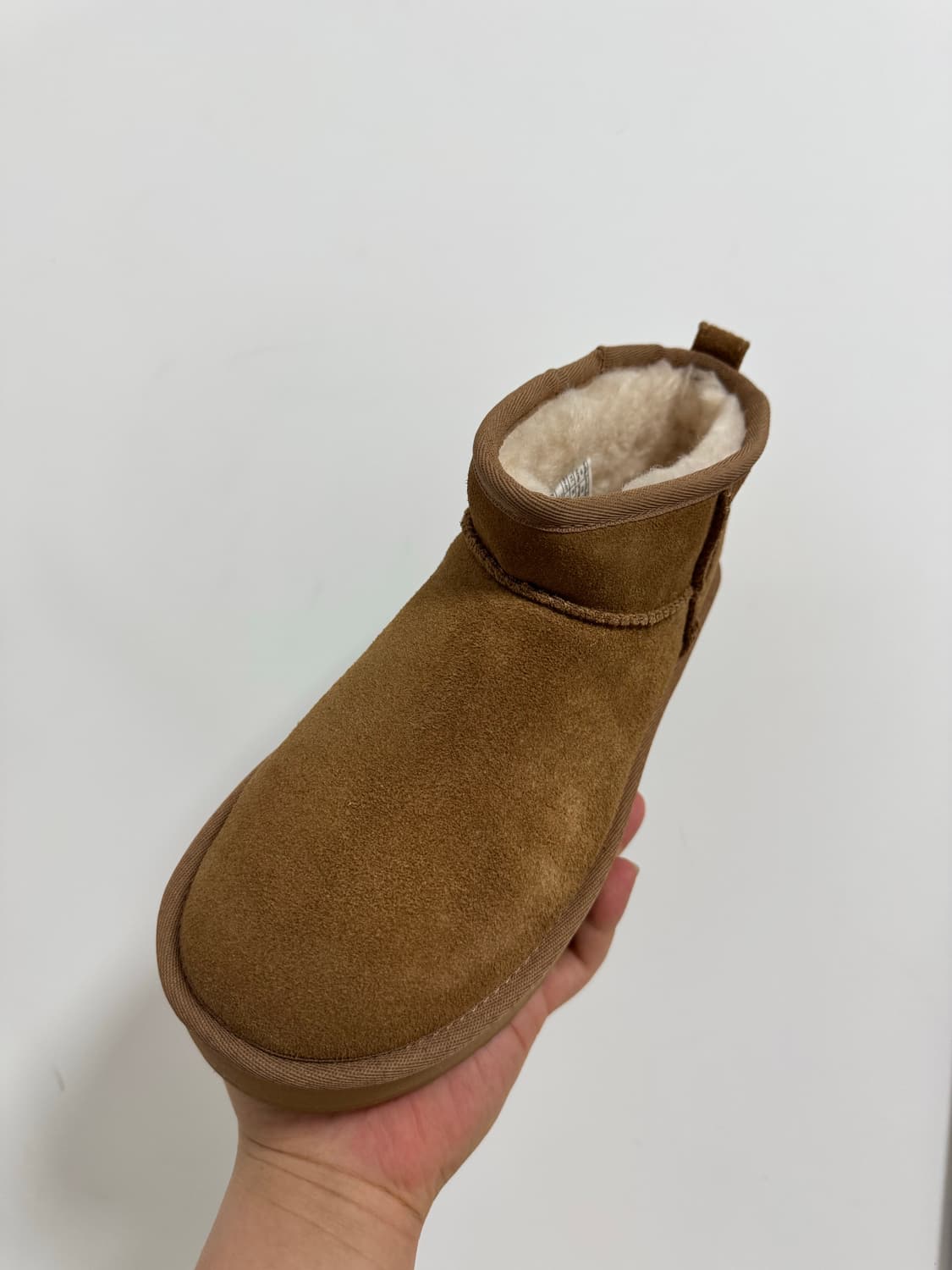 어그 스웨이드 레더 미니 플랫폼 부츠 체스넛 / 1135092CHE 상품이미지2