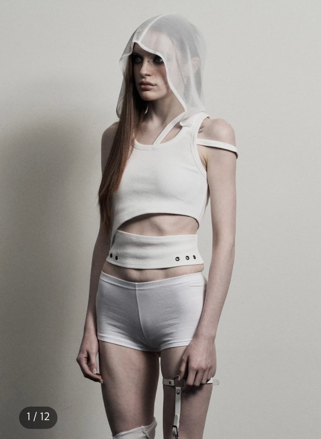피아체 MESH HOOD SLEEVELESS_WHITE 상품이미지1