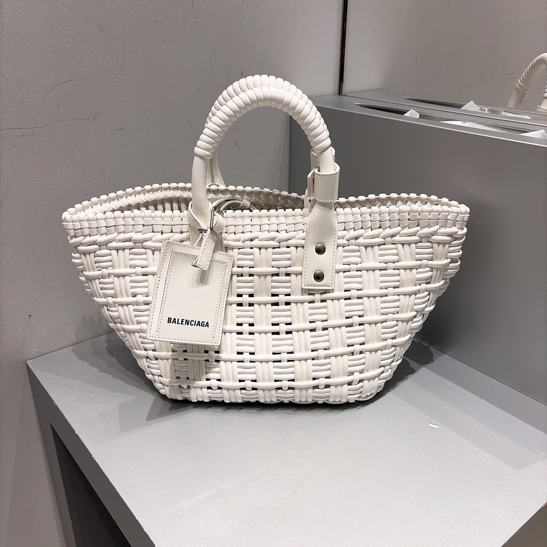 (정품/새상품) 발렌시아가 여성 화이트 비스트로 XS 토트백 숄더백 상품이미지1