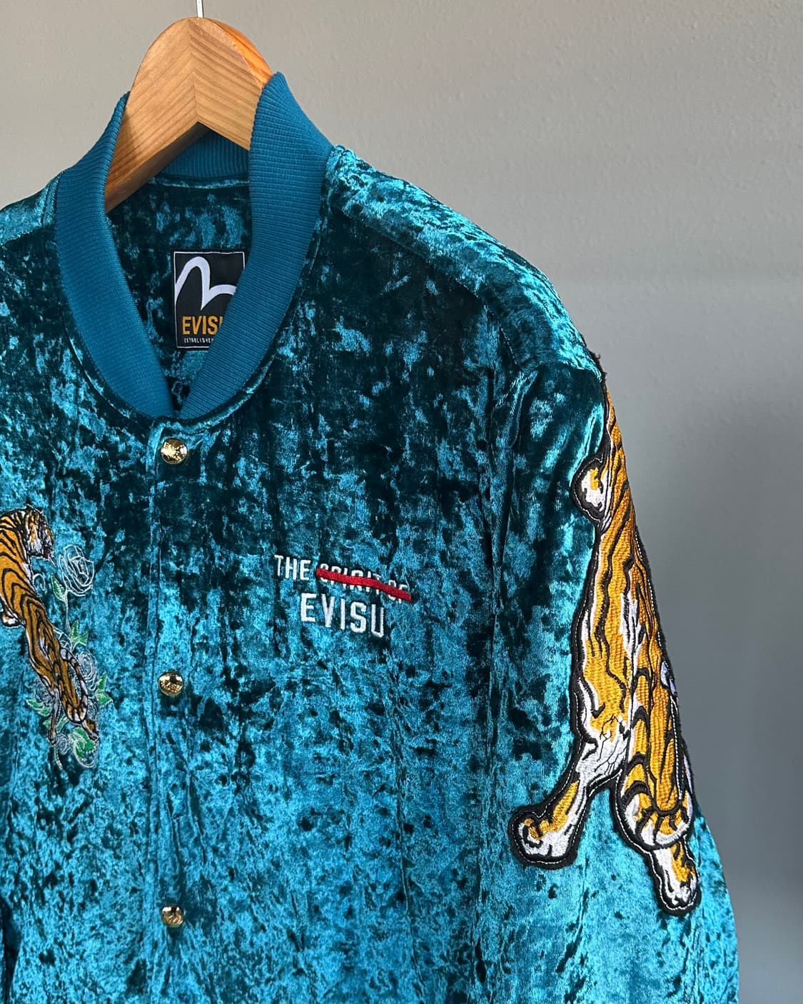 [2XL]에비수 Evisu 타이거 벨루어 벨벳 블루종 점퍼 상품이미지3