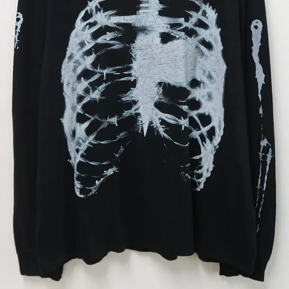 버쉬카 X POSTY CO 본 프린팅 고스로리 티셔츠 62375 상품이미지4