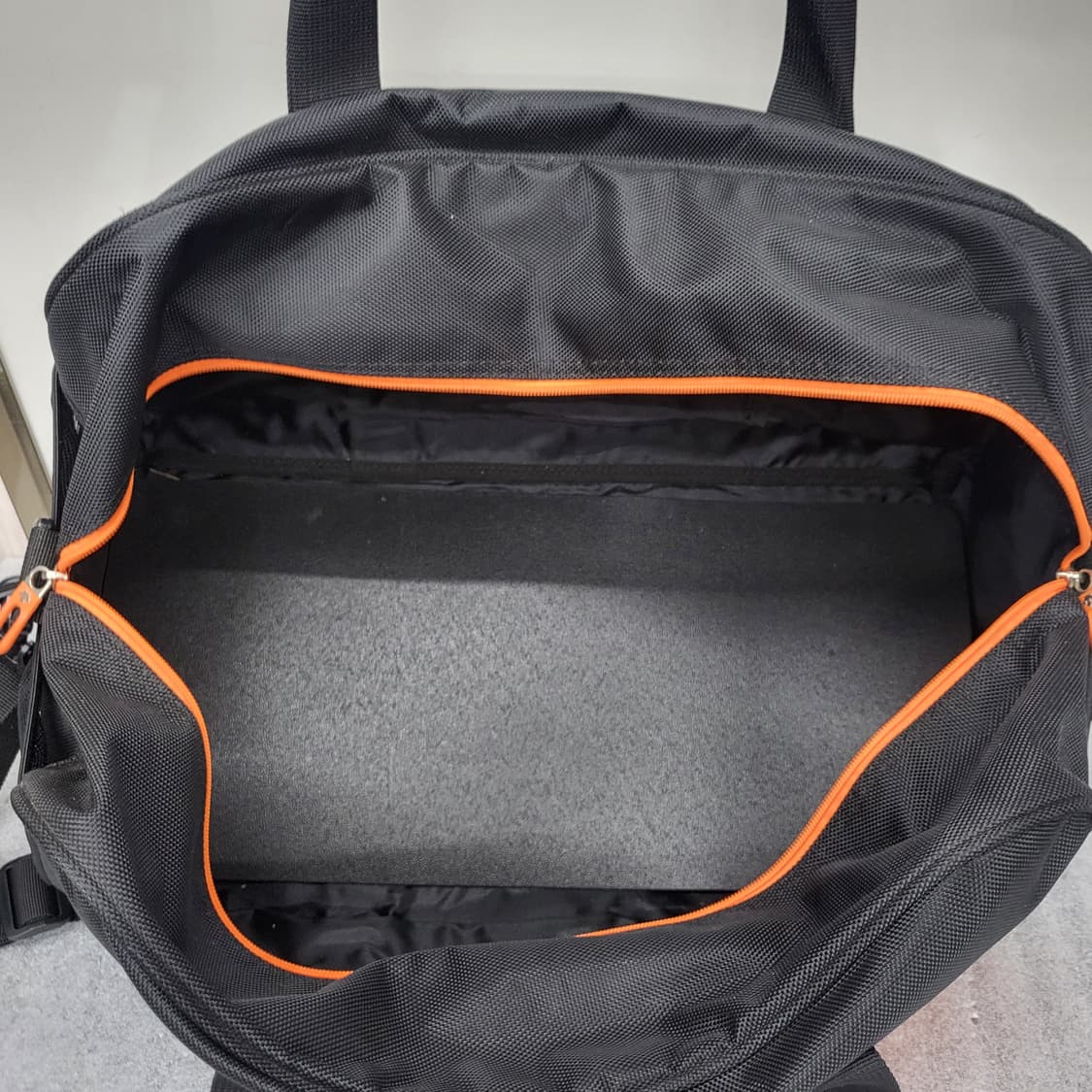 데상트 정품 더플백,보스턴백50x30x22cm 상품이미지8