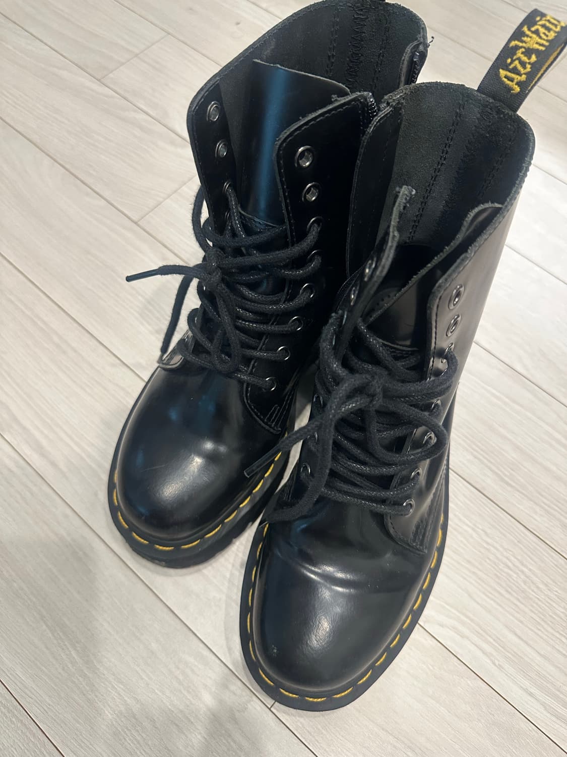 닥터마틴 제이든 240 상품이미지2