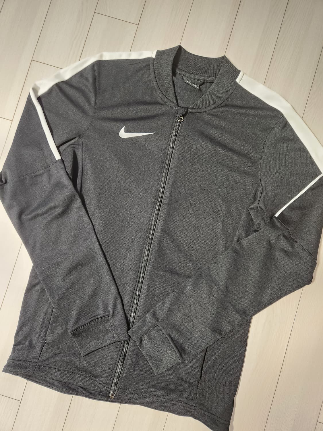 새상품급)나이키 드라이핏 아카데미16 니트 트랙탑 집업 저지 사이즈s(평 상품이미지1