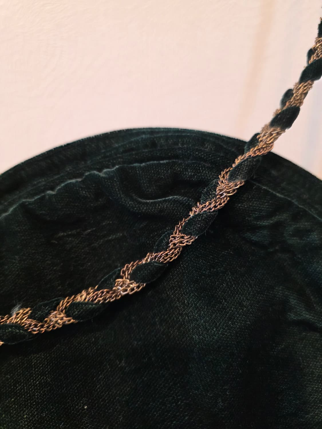 자라 딥그린비즈벨벳 태슬 자수 라운드 크로스백 상품이미지5