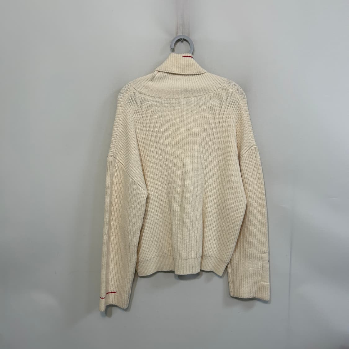 쥬시 꾸뛰르 니트 아이보리 터틀넥 새상품급 상품이미지3