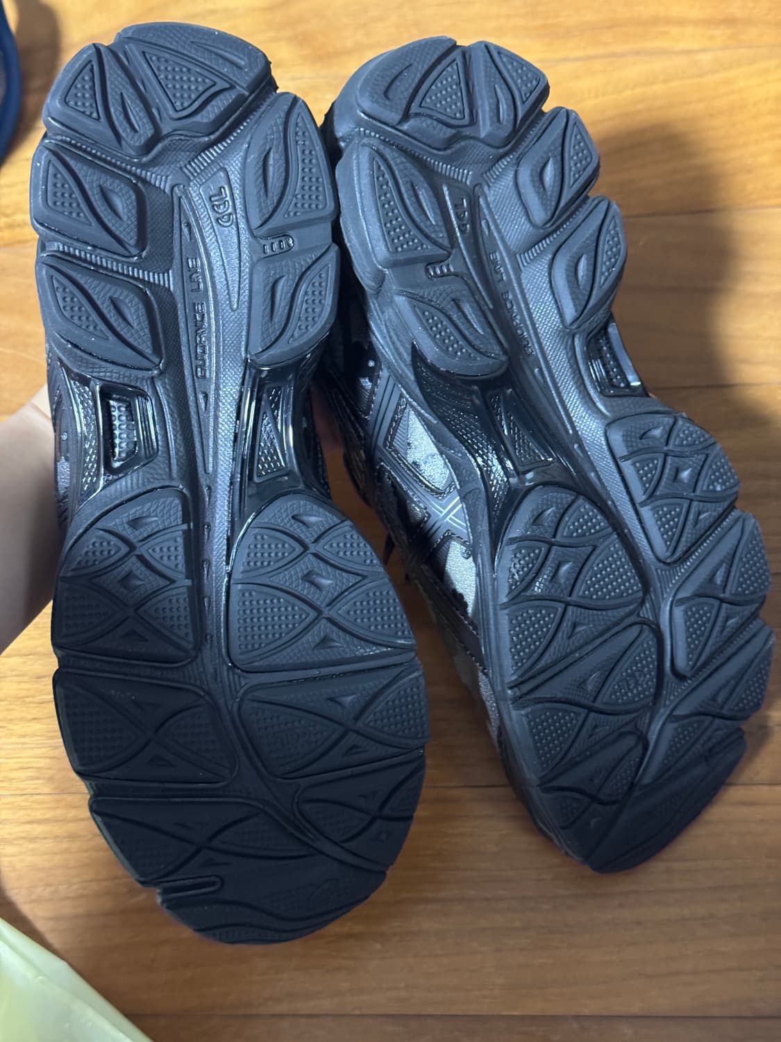 아식스 세실리아반센 젤 큐물러스 16 블랙, 245 상품이미지6