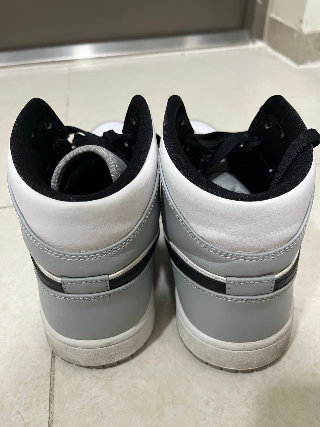 조던 1 미드 라이트 스모크 그레이 (275) 상품이미지2