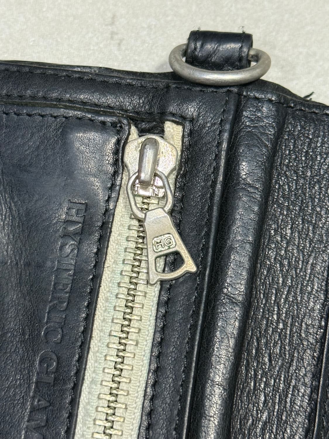 히스테릭 글래머 아카이브 스터드 폭탄 뱃지 가죽 지갑 상품이미지5