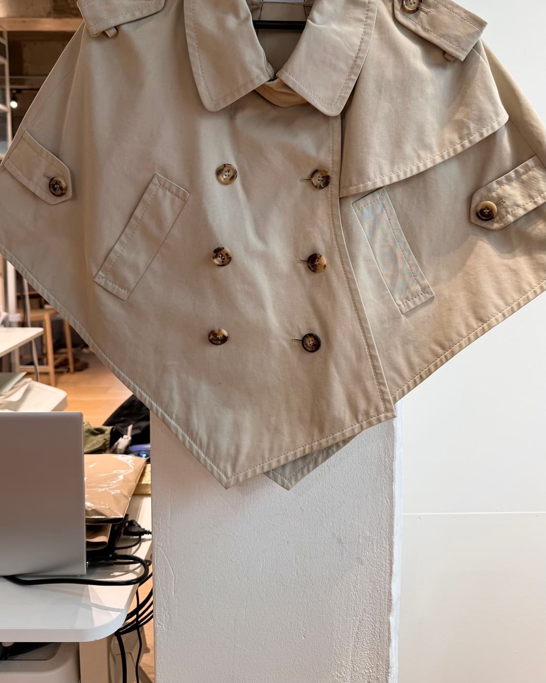 모스키노 베이지 트렌치코트 케이프 상품이미지6