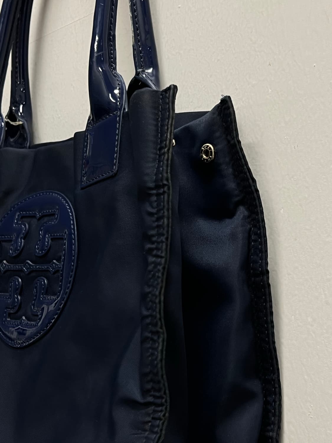 토리버치 나일론 엘라 토드백 네이비 상품이미지4