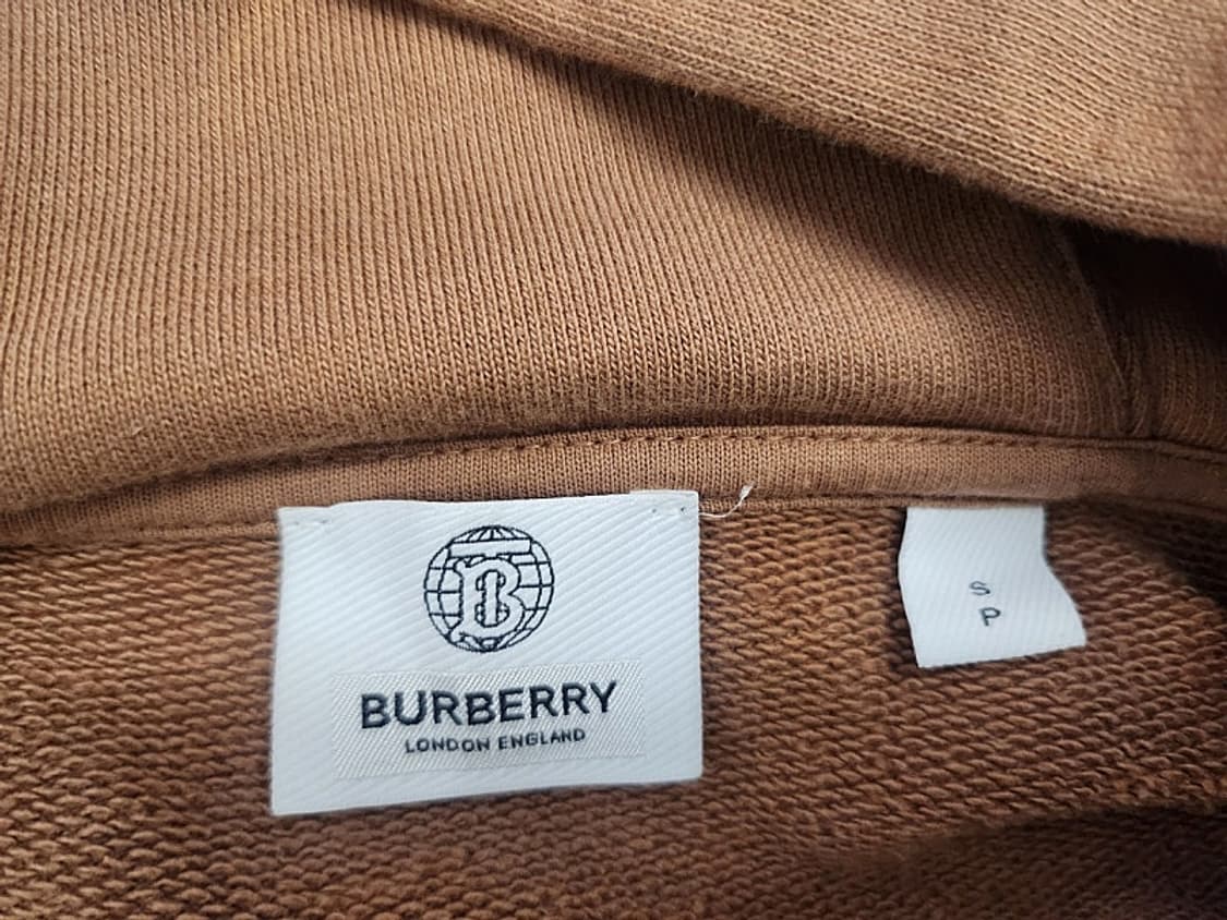 버버리 신형 화이트 상품이미지3