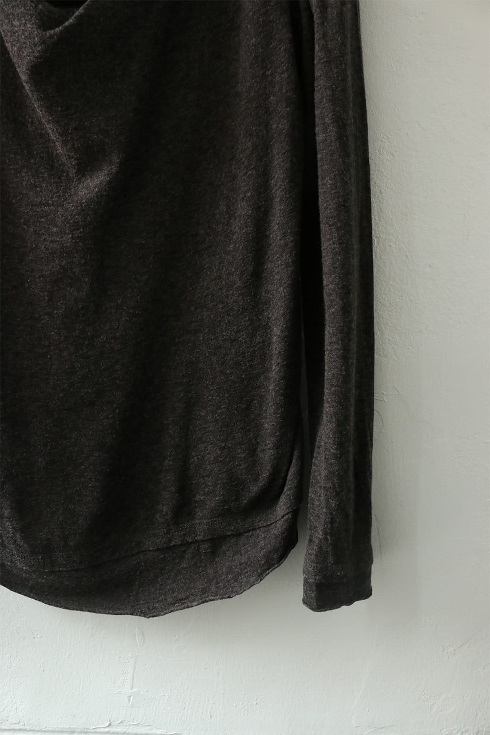 캐서린 햄넷 드레이프 니트 탑  상품이미지6